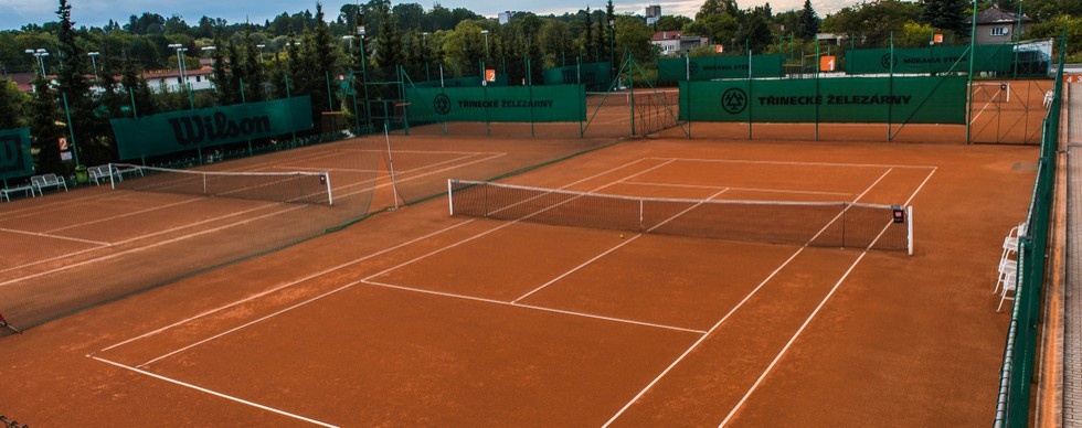 Venkovní tenisové kurty ve Vendryni